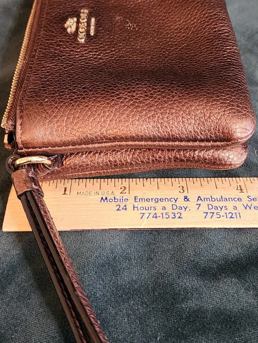 COACH Pebbled Leather Double Corner Zip Bag Bronze/Brown WristletThis is a lit